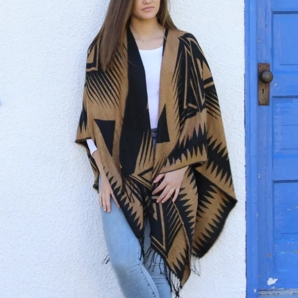 Caramel & Black Poncho - Picture 3 of 3